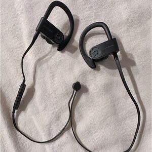 Gently used - Black Powerbeats3 (Beats by Dr Dre)